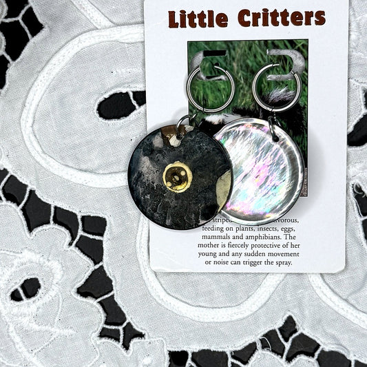 Vintage Knopfohrringe: Mondflimmern