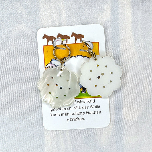 Vintage Knopfohrringe: Schäfchen Wölkchen
