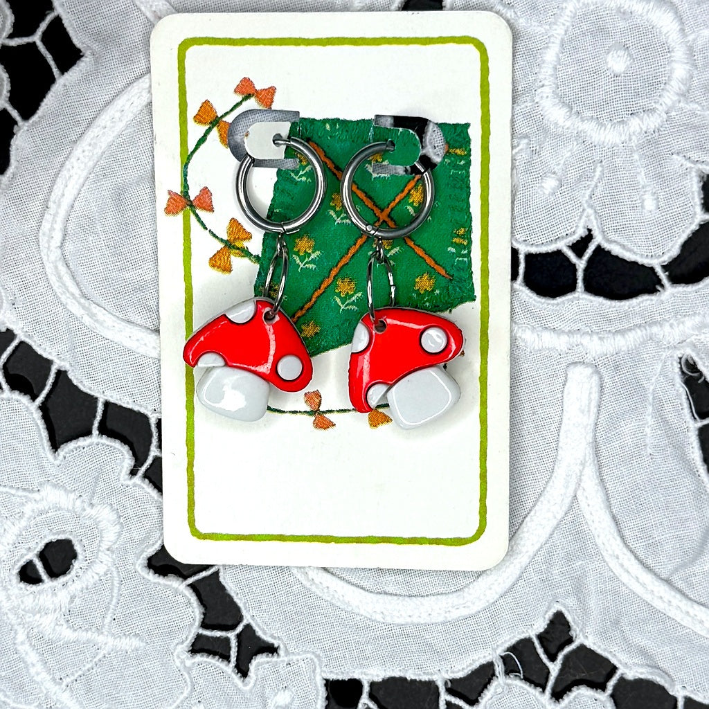 Whimsical Knopfohrringe