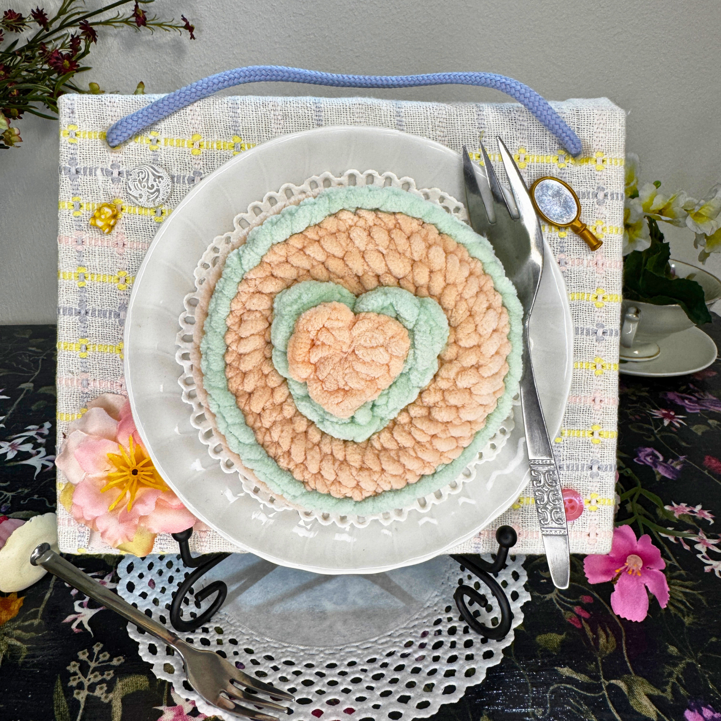 Gehäkelte Wanddeko: Diätkeks Minz Jam  - Fake Food Art