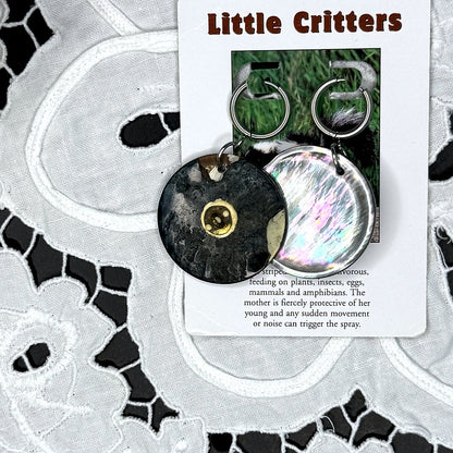 Vintage Knopfohrringe: Mondflimmern