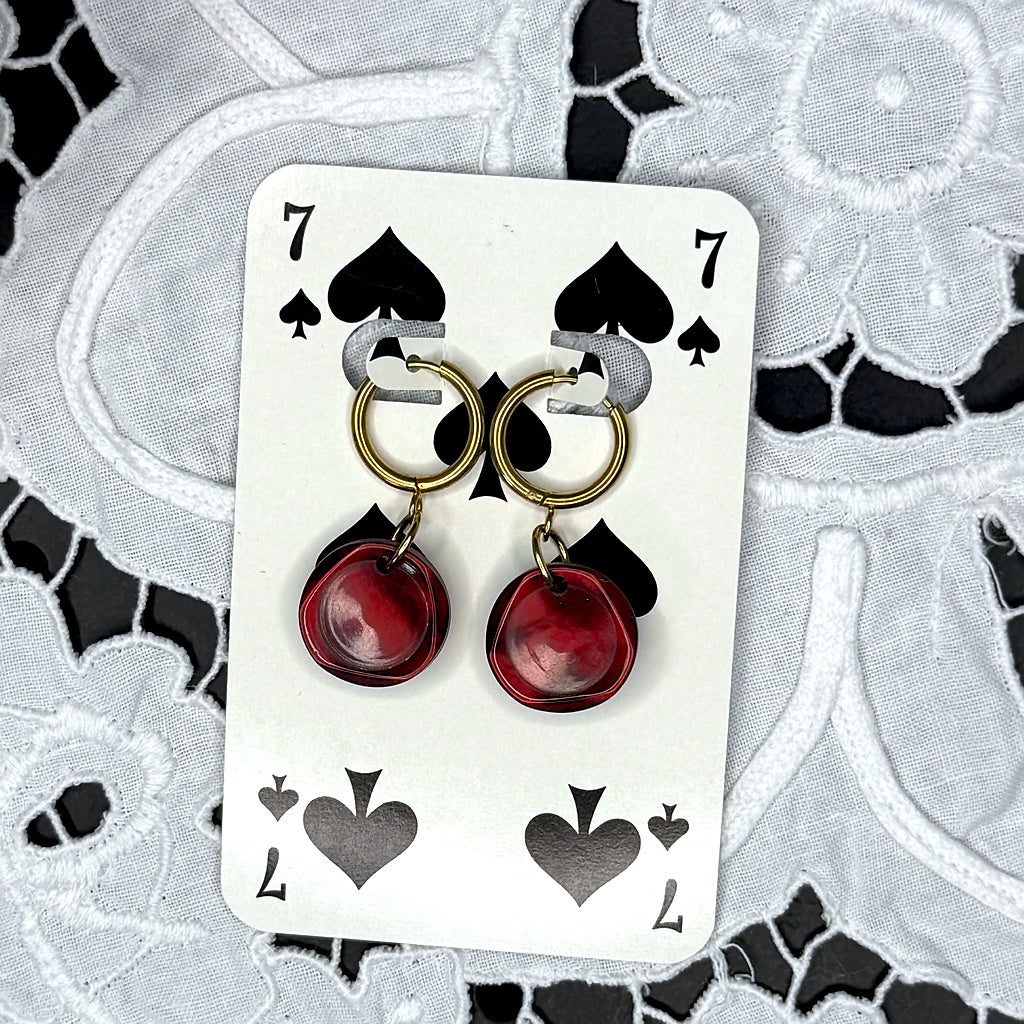 Vintage Knopfohrringe: Kirschtropfen