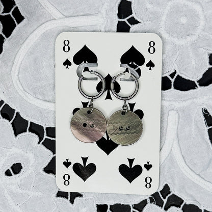 Vintage Knopfohrringe: Linienlauf