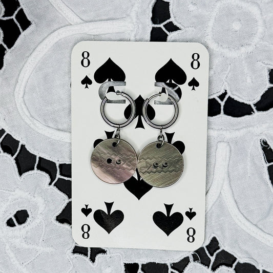 Vintage Knopfohrringe: Linienlauf