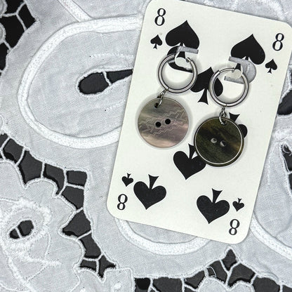 Vintage Knopfohrringe: Linienlauf