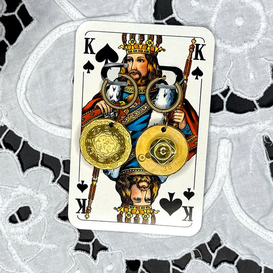 Vintage Knopfohrringe: Blumenkrone