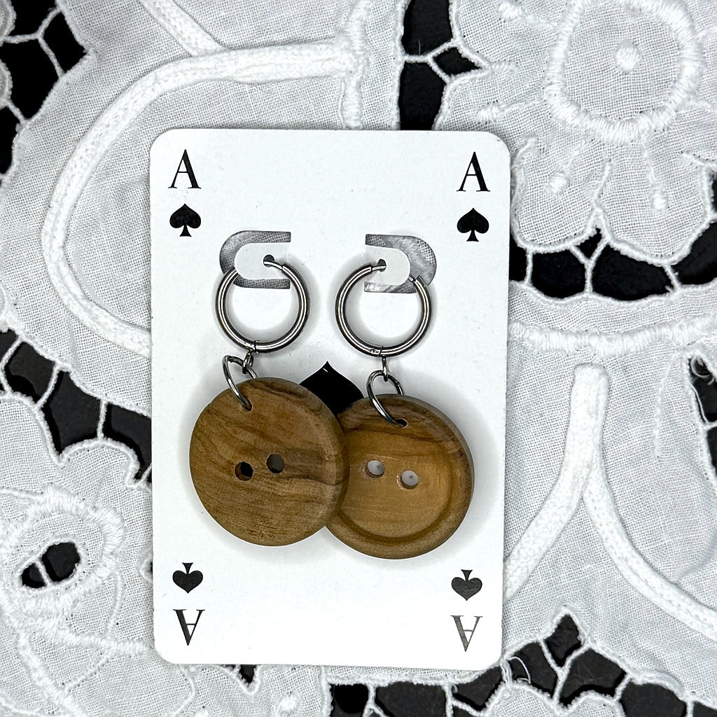 Vintage Knopfohrringe: Goldlöckchens Tellerchen