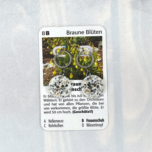 Vintage Knopfohrringe: Braungesprenkelter Frauenschuh