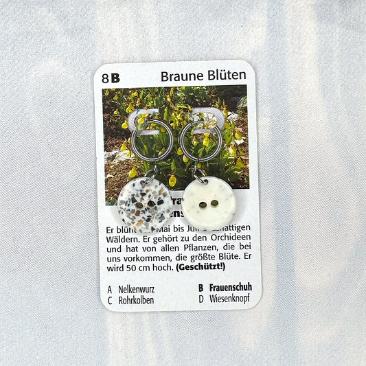 Vintage Knopfohrringe: Braungesprenkelter Frauenschuh