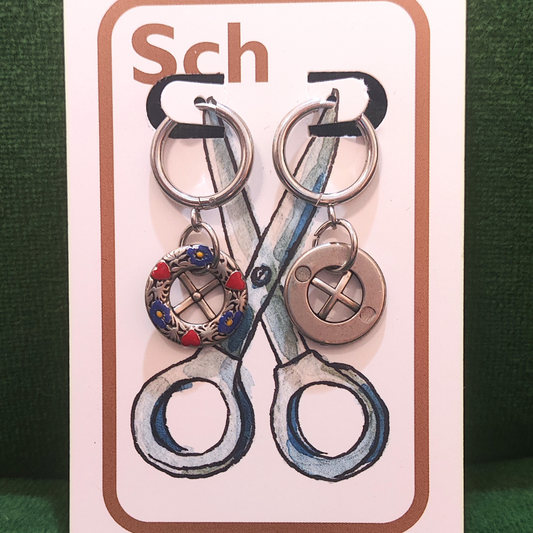 Vintage Knopfohrringe: Das herzige Schneiderlein