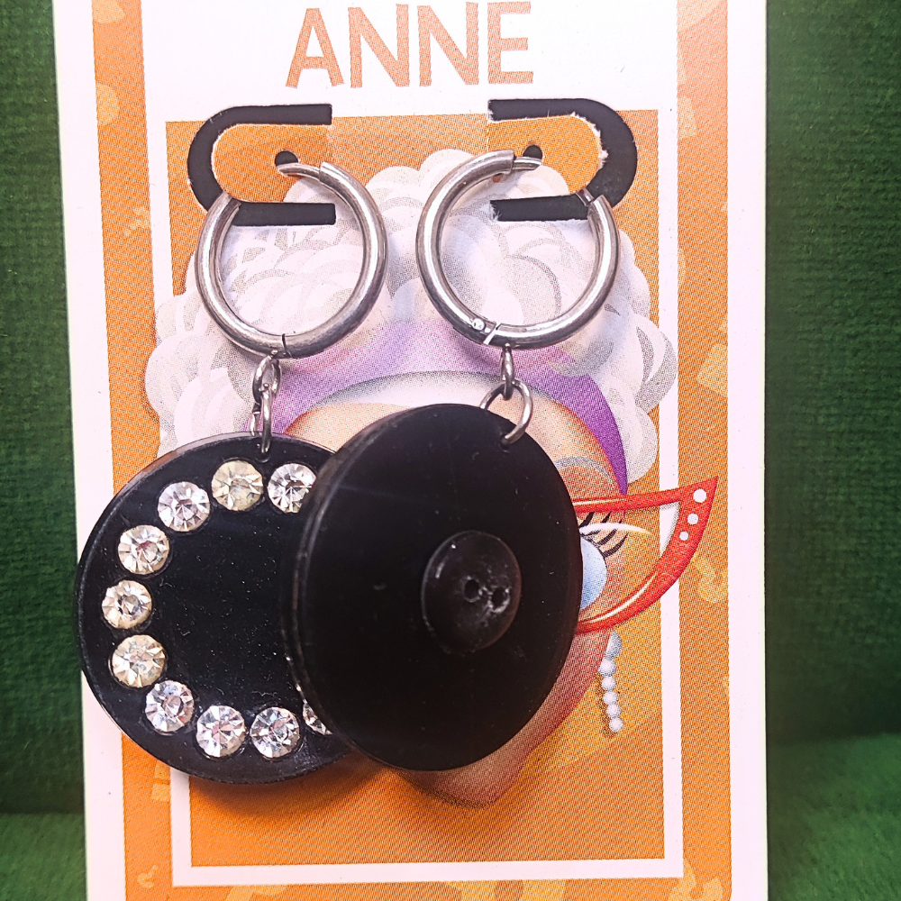 Vintage Knopfohrringe: Anne macht Party!