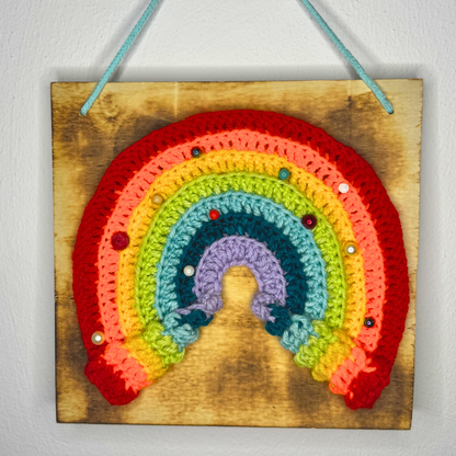 Gehäkelte Wanddeko: Gehäkelter Regenbogen runde Perlies